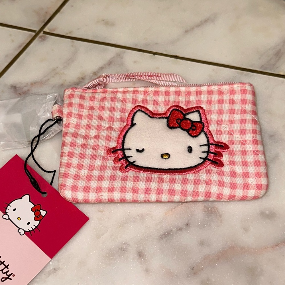 ✨NWT✨ Vera Bradley x Hello Kitty Gingham Iconic Zip ID Case - Picture 1 of 4